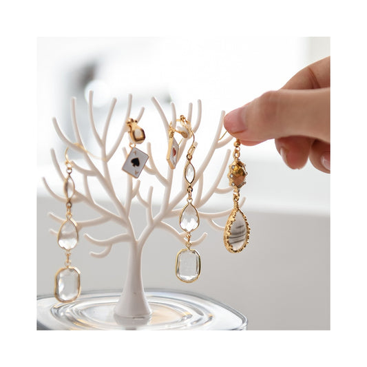 Dėžutė su papuošalų laikikliu