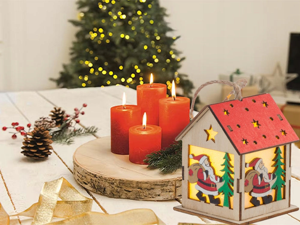Medinis kabinamas Kalėdinis LED namelio žibintas su Kalėdų Seneliu – šilta šviesa jaukiai šventinei atmosferai