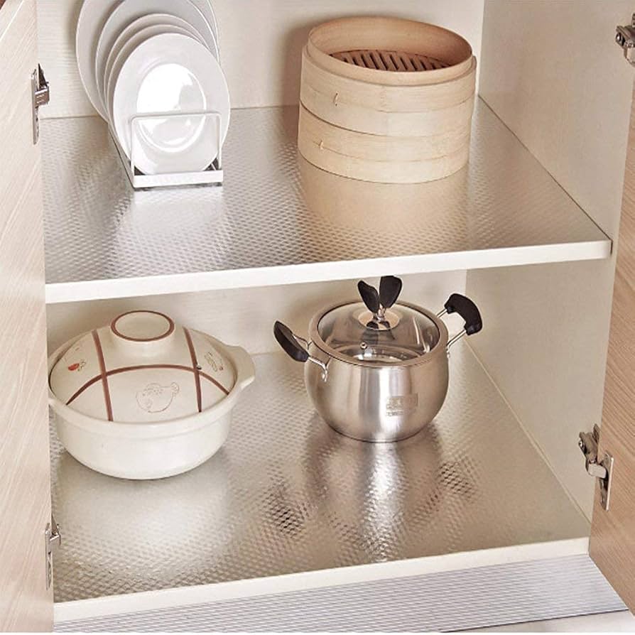 Apsauginė aliuminio folija virtuvei – švarūs paviršiai be riebalų ir dėmių